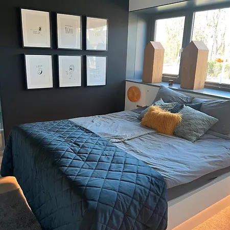 게스트하우스 Schicke Neue Ferienwohnung, *